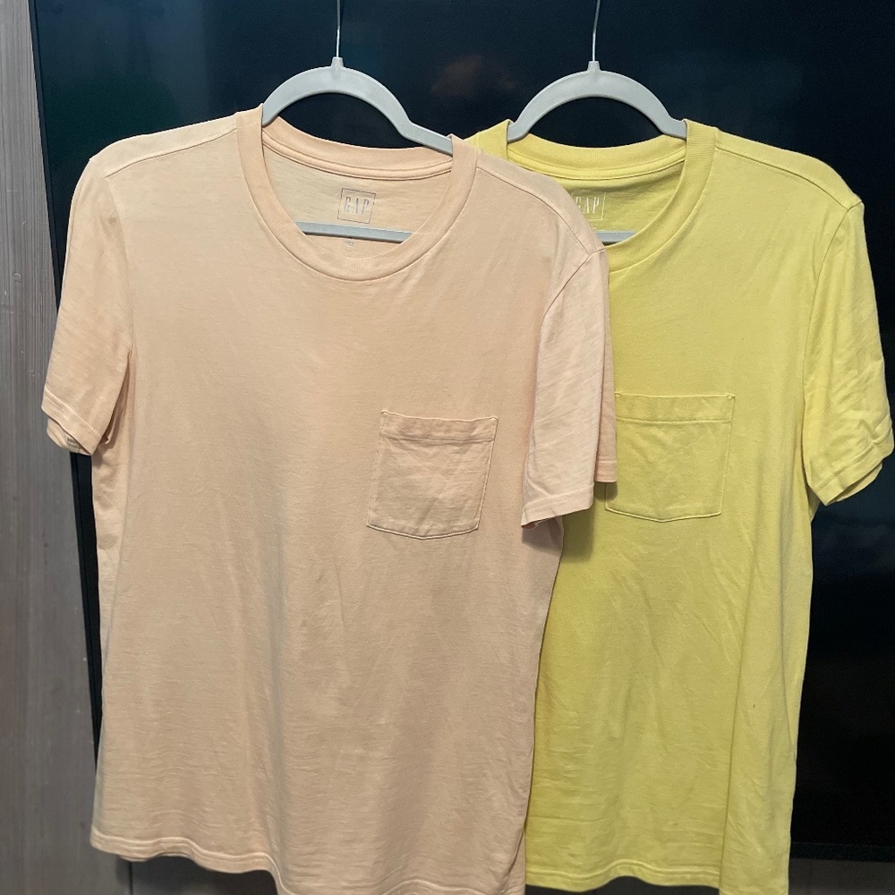 GAP Crew NPocket T Shirts Crew Men’s size small NWOT